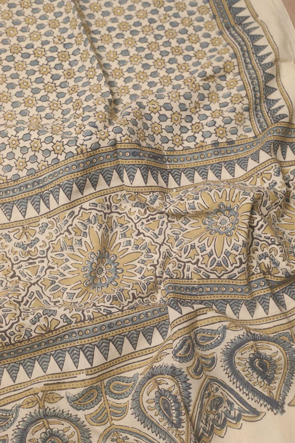 Creamy Bloom Ajrak Cotton Stole - Image 3