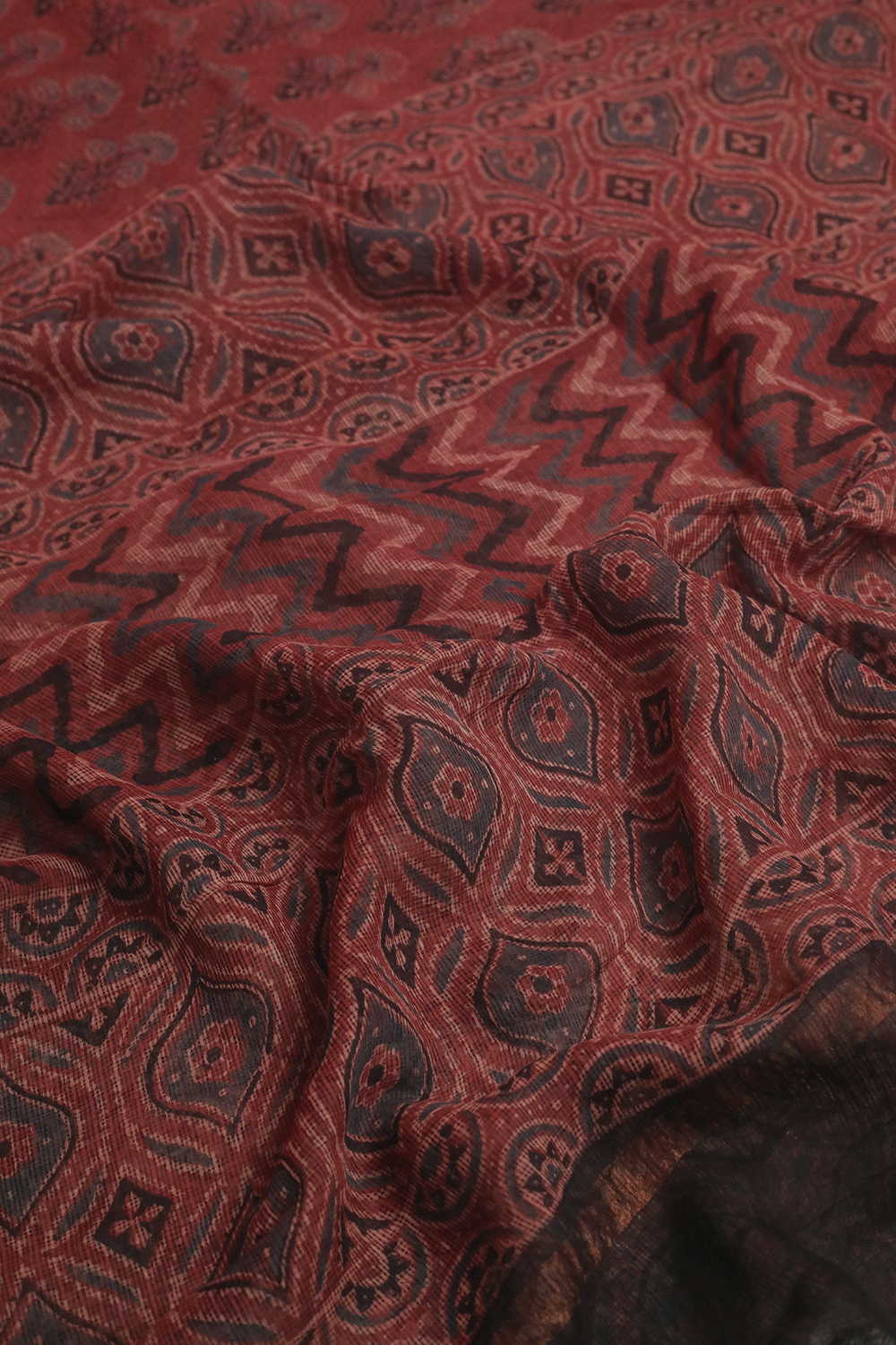 Faded Maroon Ajrak Kota Cotton Sarees - Image 3