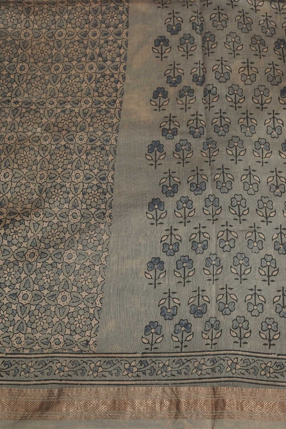 Grey Patterned Ajrak Maheshwari Saree - Image 4