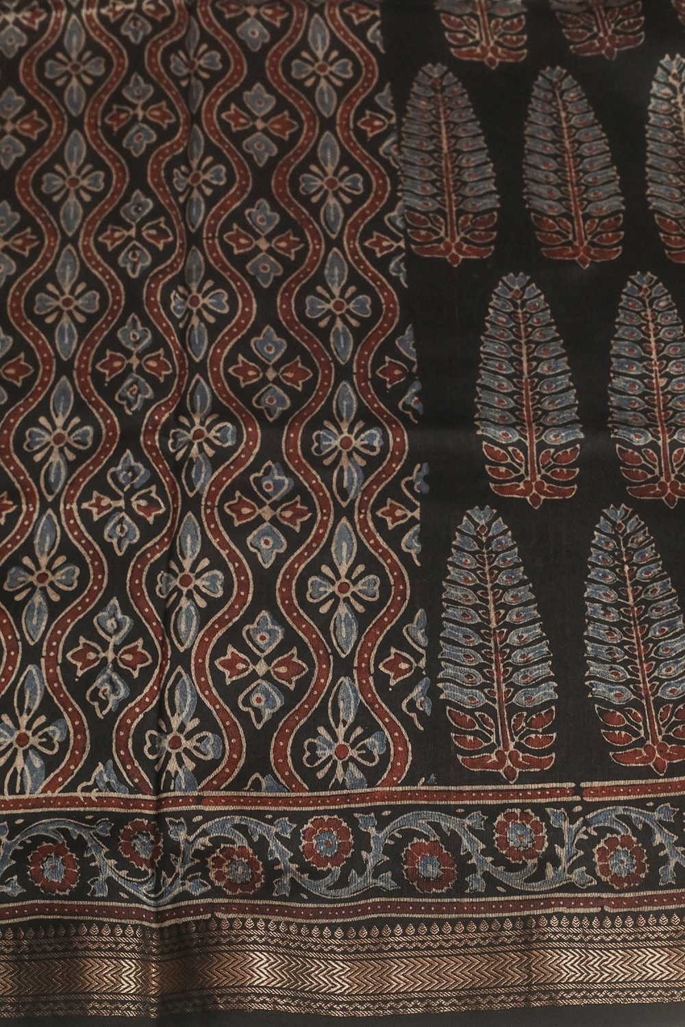 Buttas on Black Ajrak Maheshwari Saree - Image 4