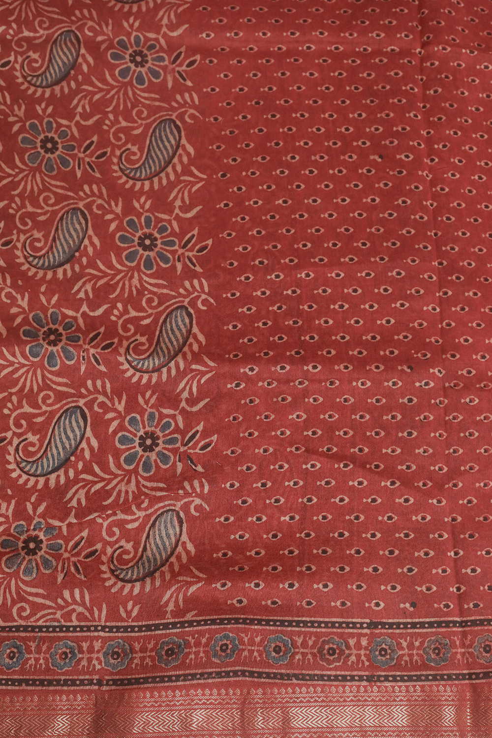 Paisley on Maroon Ajrak Maheshwari Saree - Image 4