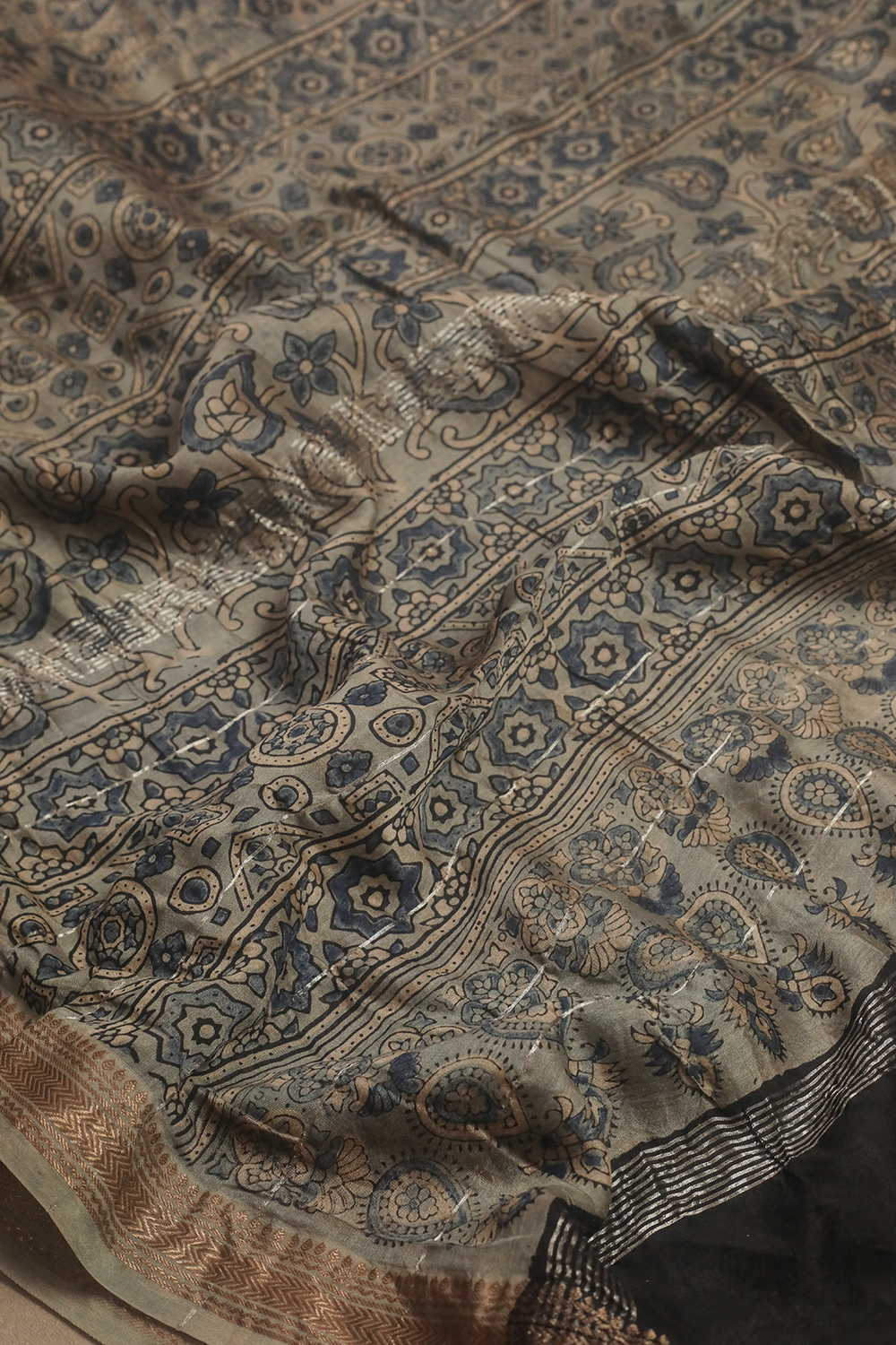 Grey- Ajrak Maheshwari Saree - Image 3