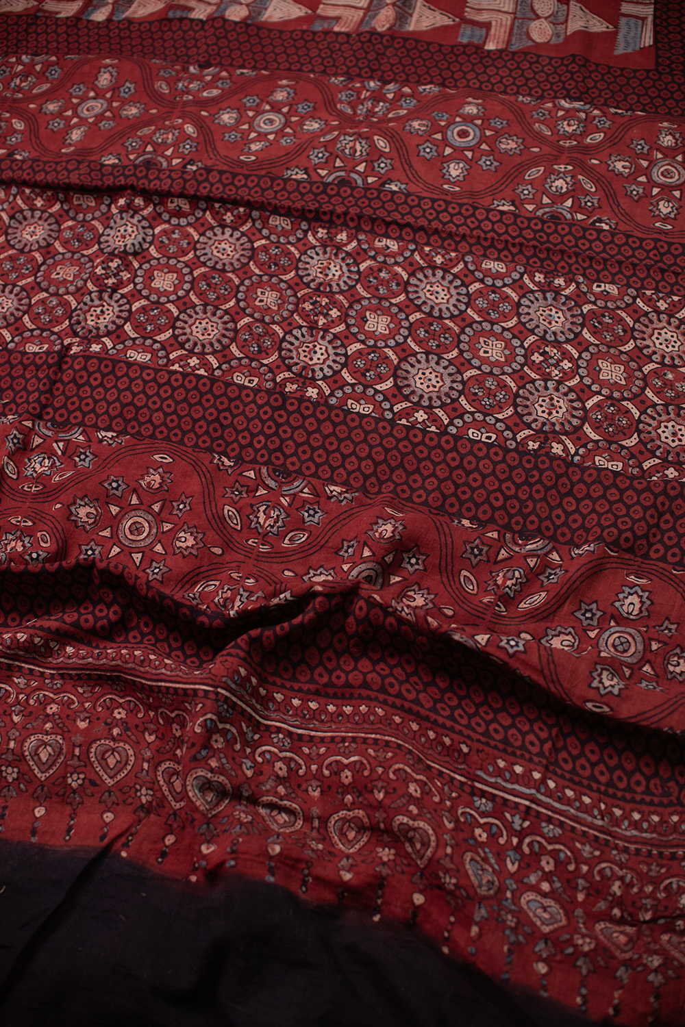 Maroon with Angular Motifs Ajrak Mul Cotton saree - Image 3