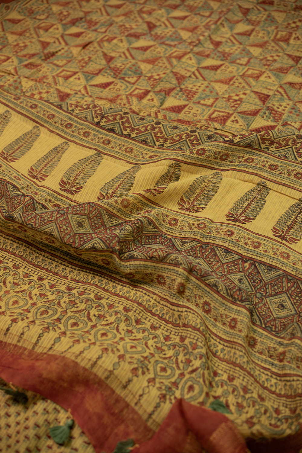 Patterned on Yellow Ajrak Maheshwari Silk Cotton saree - Image 3