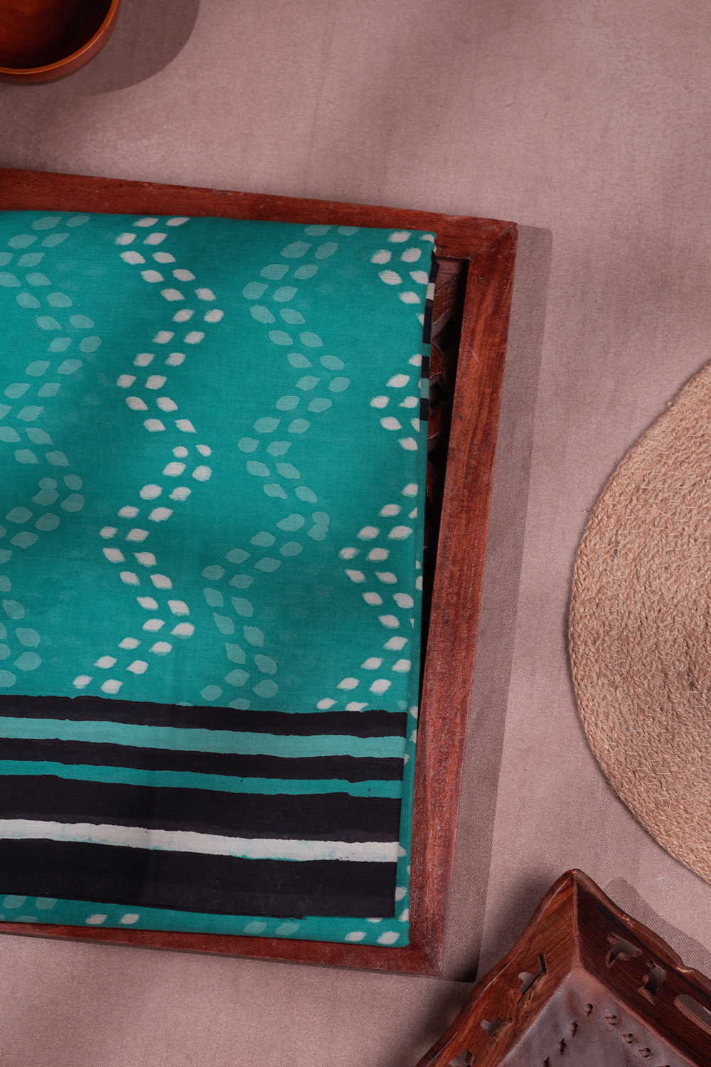 Dotted Chevron Dabu Mul Cotton saree