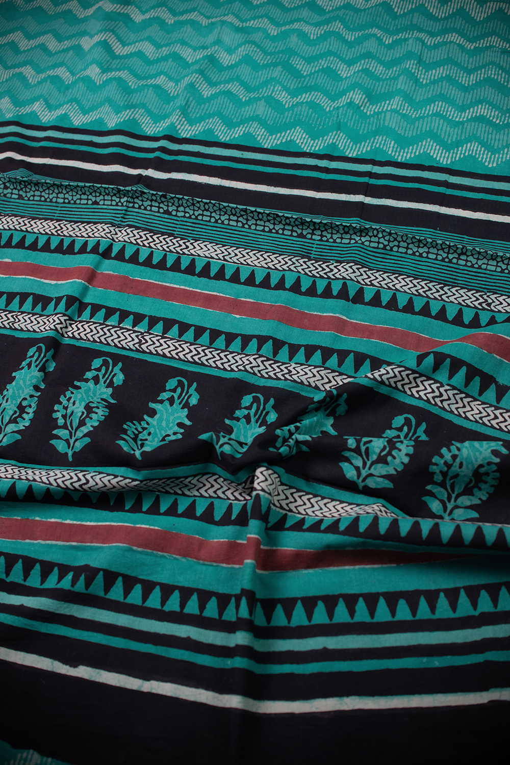 Shade of Green Dabu Mul Cotton saree - Image 3