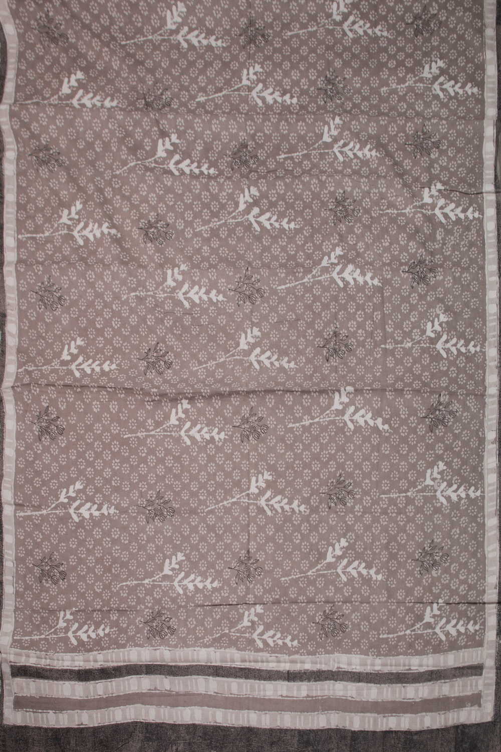 Motifs on Grey Dabu Mul Cotton saree - Image 2
