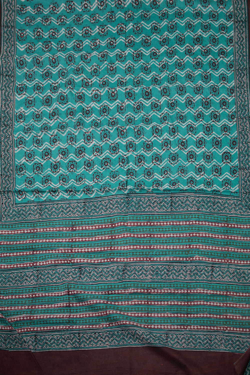 Buttas on Green Dabu Mul Cotton saree - Image 2