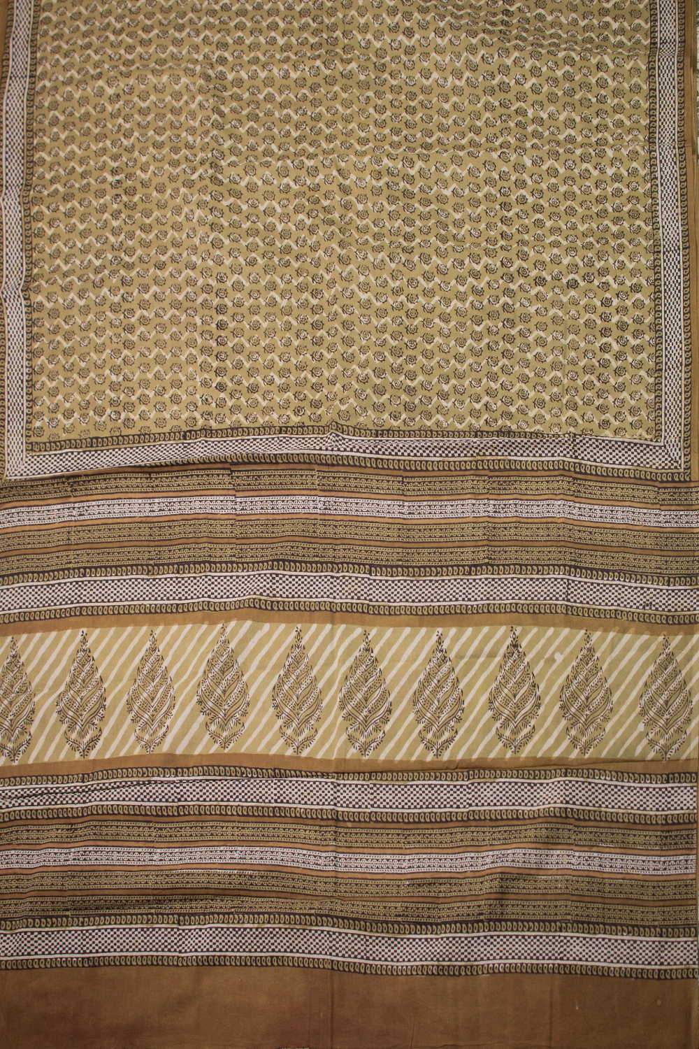 Little Motifs on Green Dabu Mul Cotton saree - Image 2