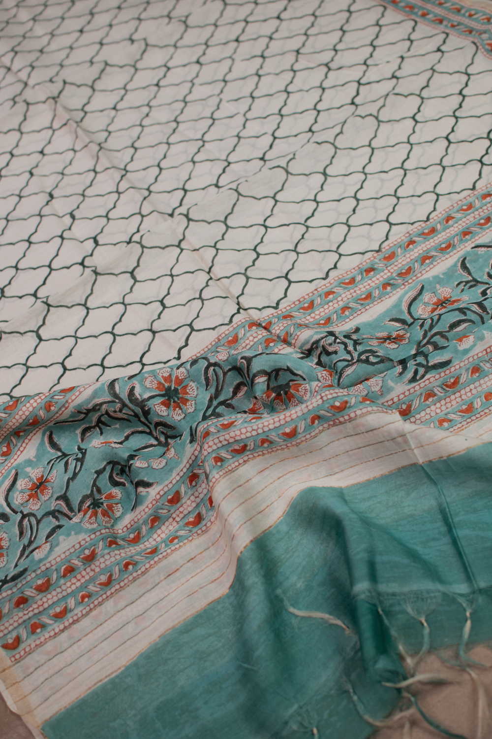 Pattern on Cream Block Printed Chanderi Dupatta - Image 2