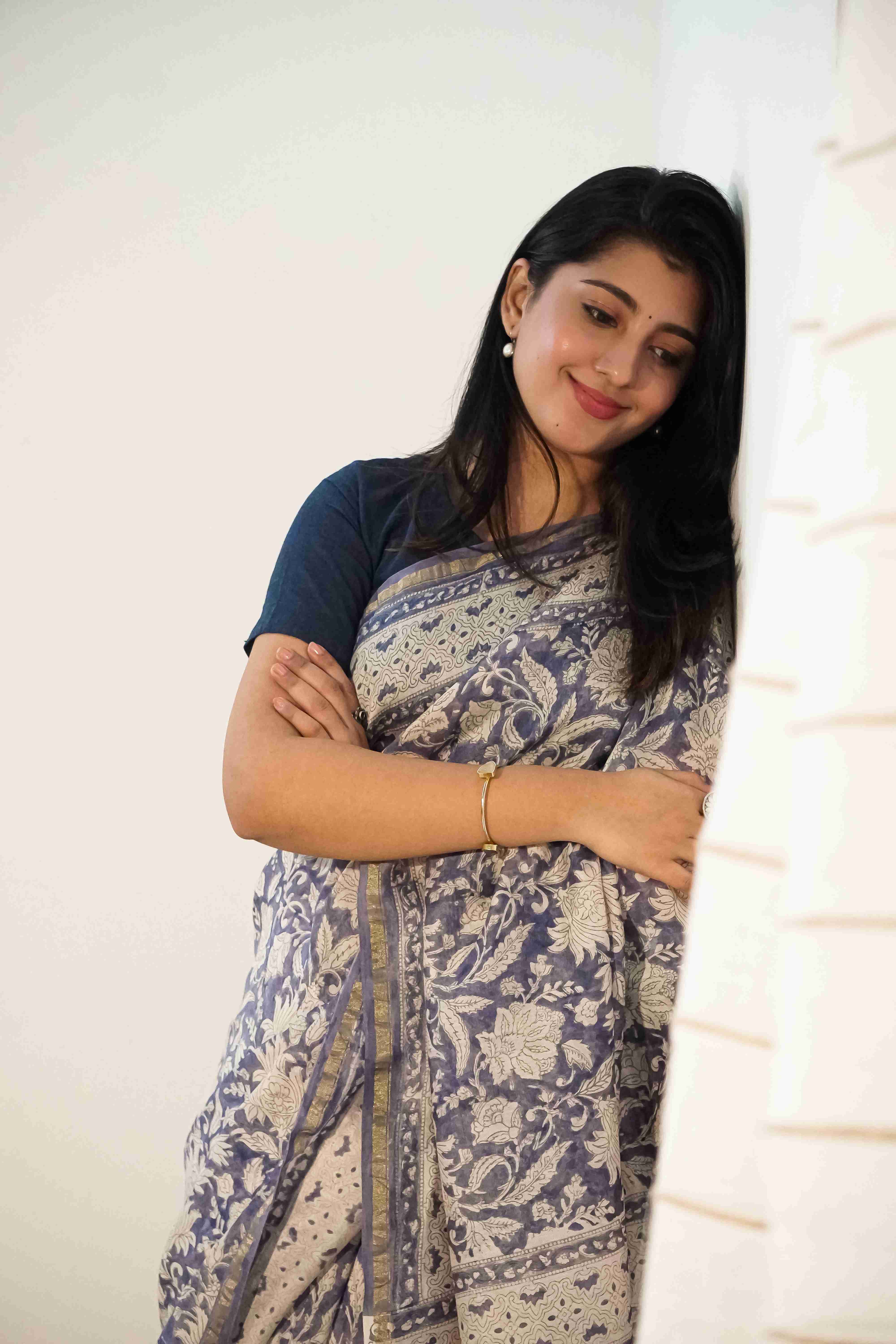 Cream Floral Garden Block Printed Chanderi saree
