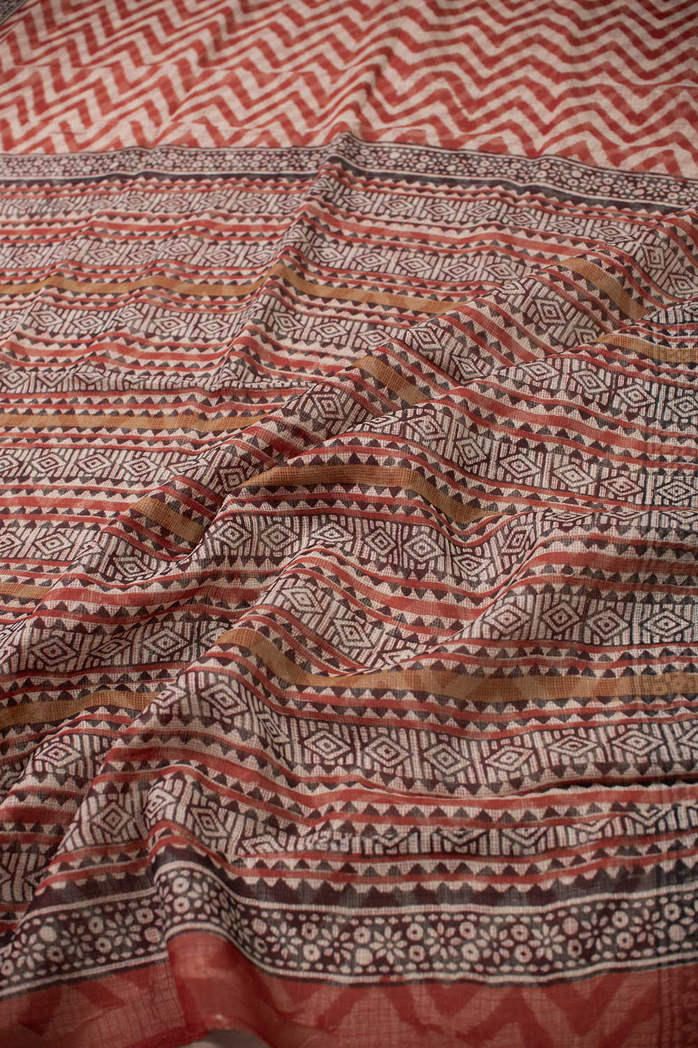 Maroon Chevron Block Printed Kota Cotton saree - Image 3