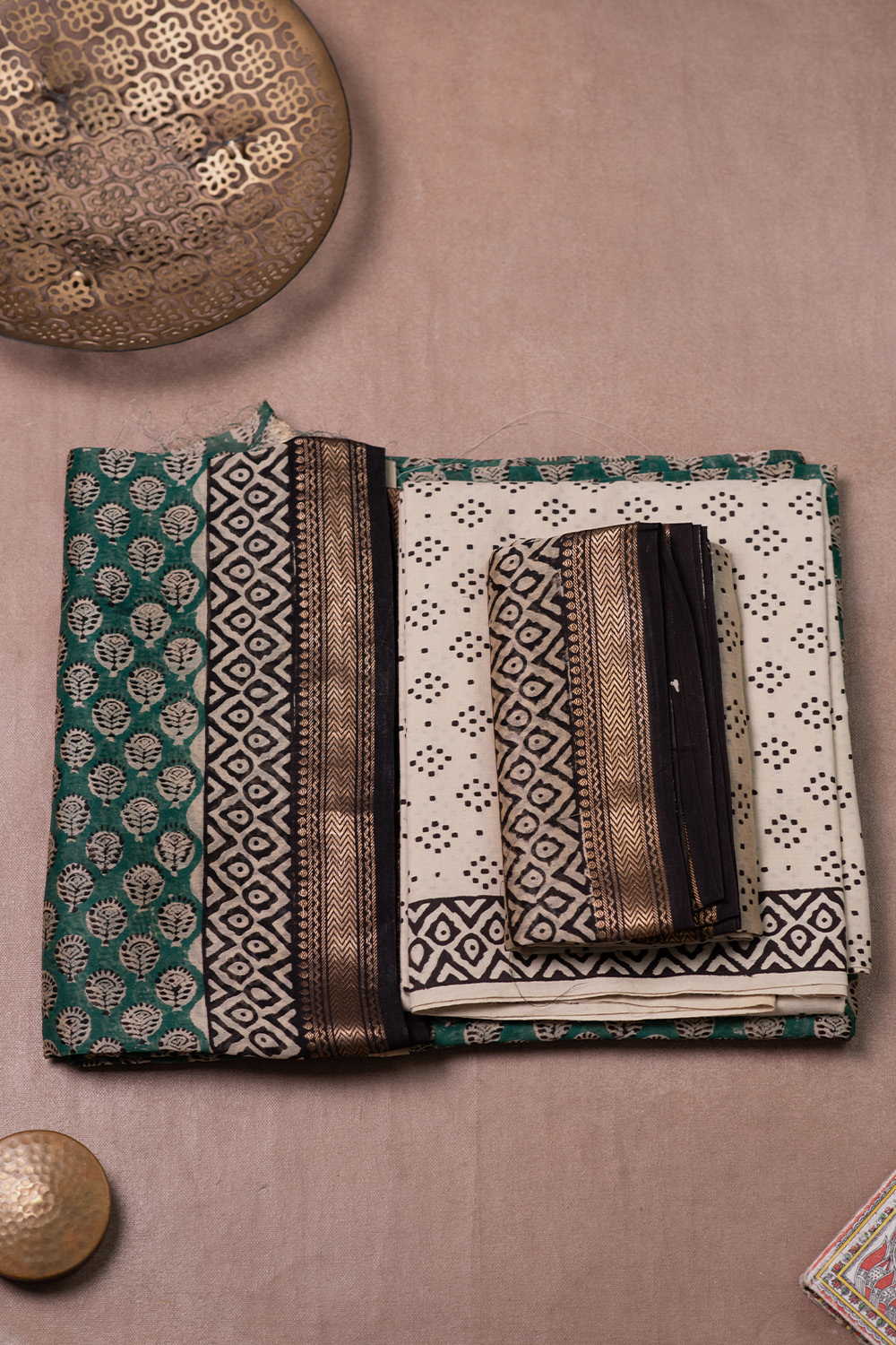 Motifs on Green Block Printed Maheshwari Suit