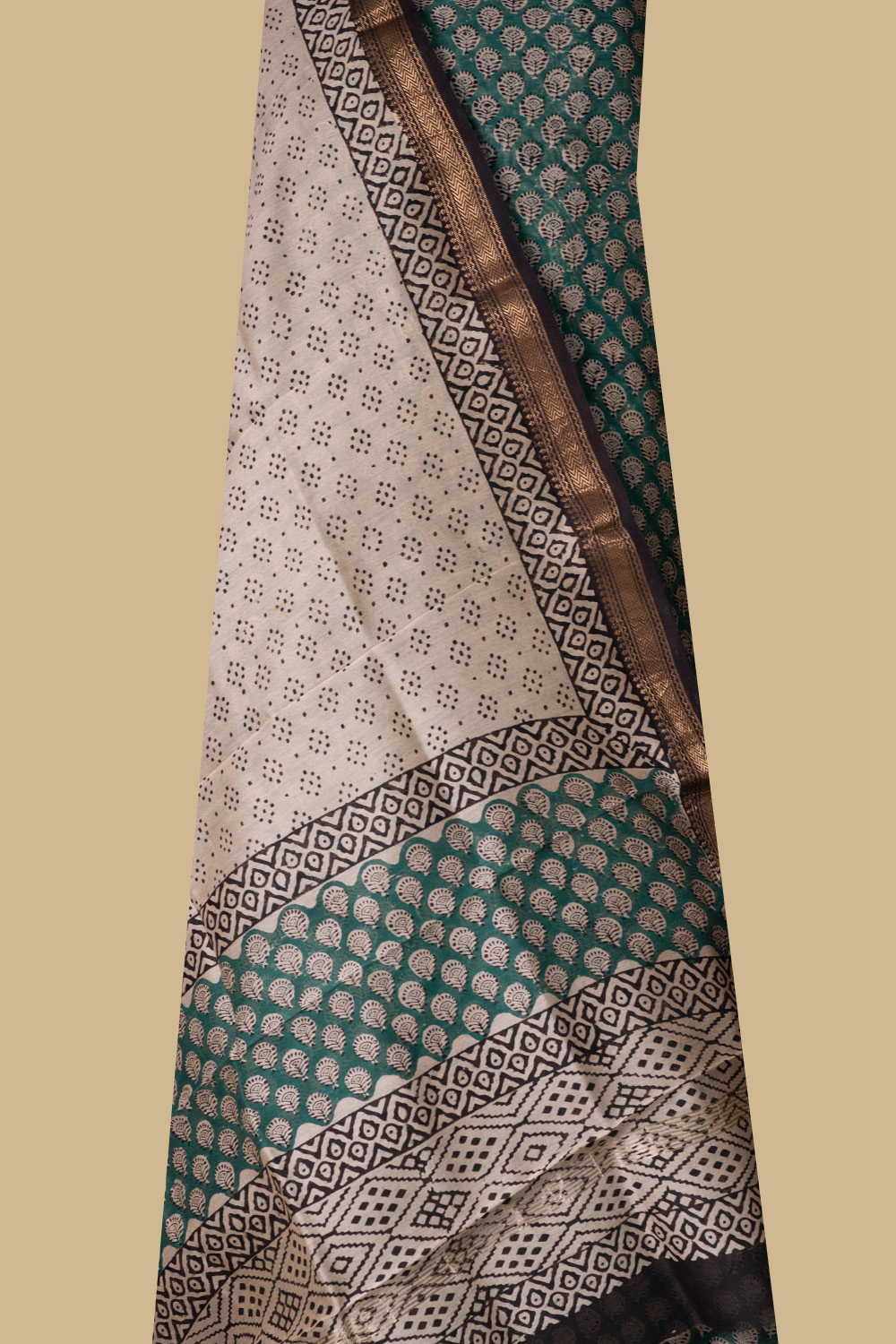 Motifs on Green Block Printed Maheshwari Suit - Image 3