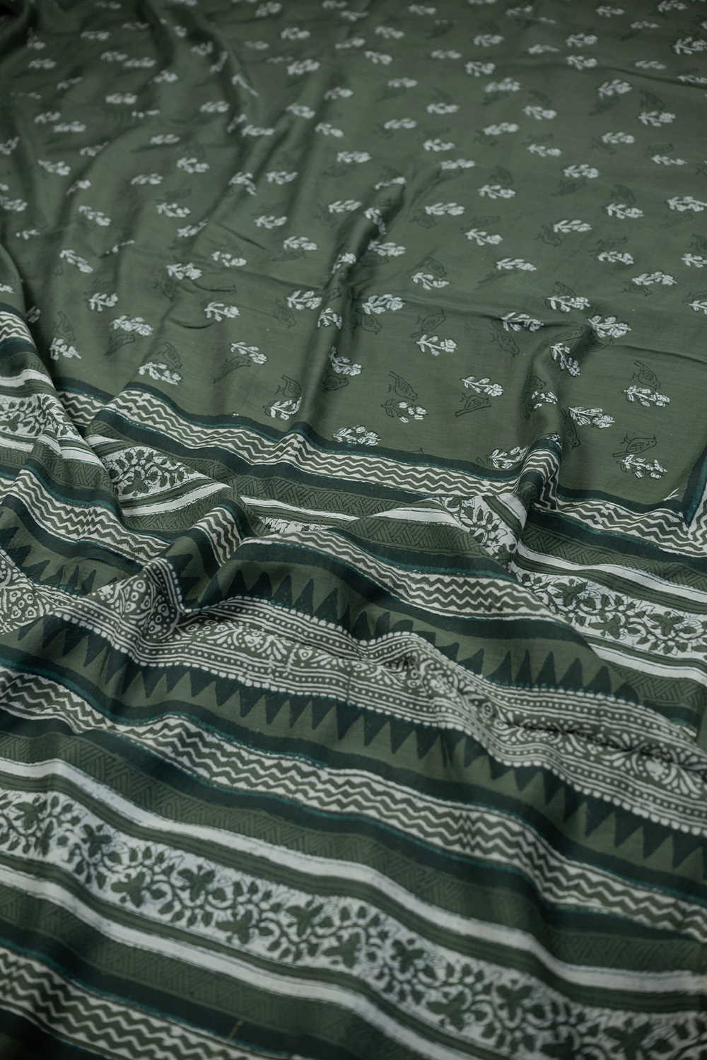 Florals on Green Block Printed Lyocell saree - Image 3