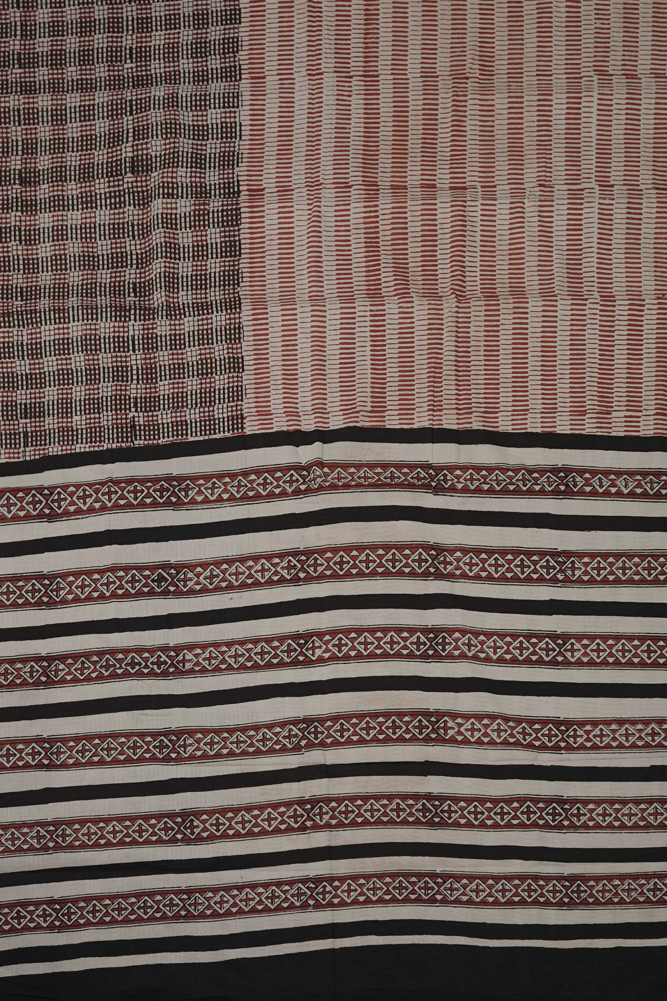 Half & Half Pattern Block Printed Mul Cotton saree - Image 2