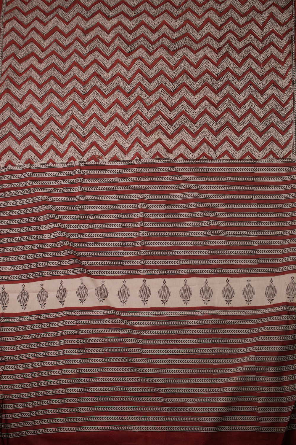 Chevron Design Block Printed Mul Cotton saree - Image 2