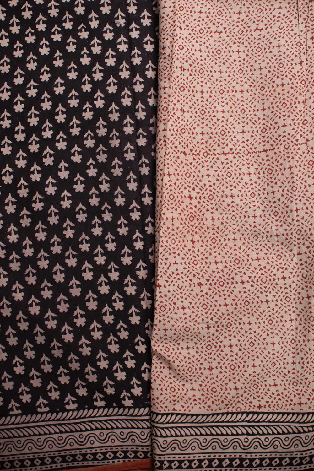 Florets on Black Block Printed Mul Cotton saree - Image 4
