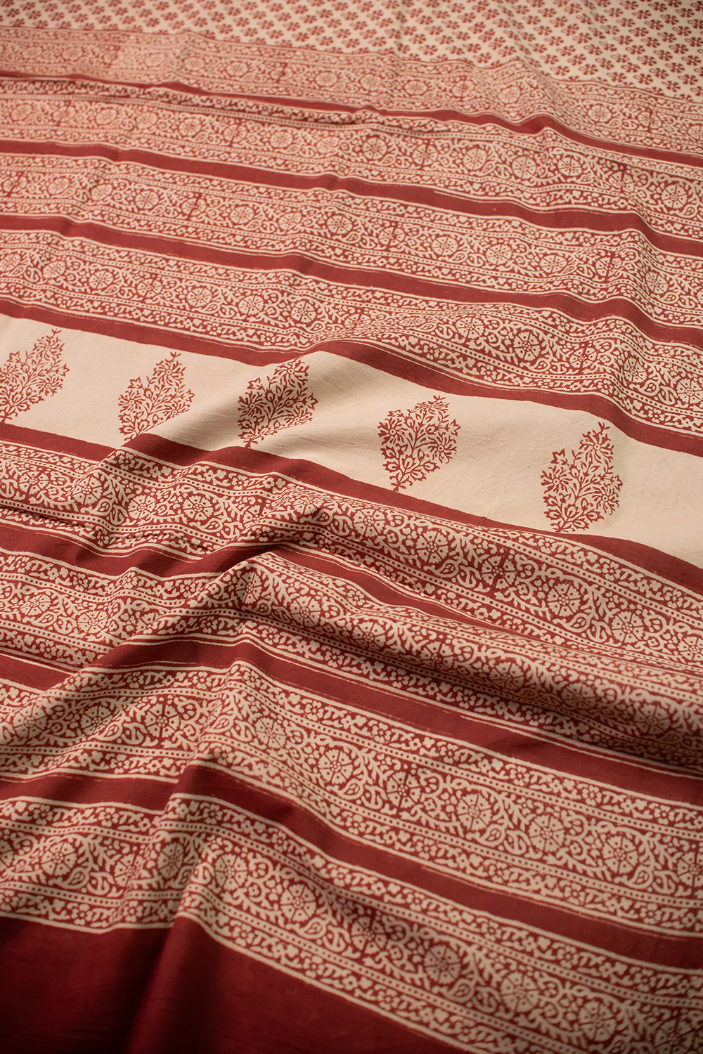 Maroon Blossom Block Printed Mul Cotton saree - Image 3