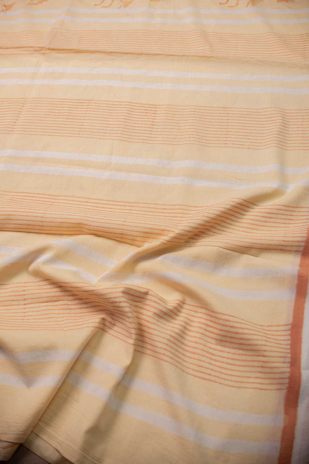 Creamy Orange Shade Block Printed Mul Cotton saree - Image 3