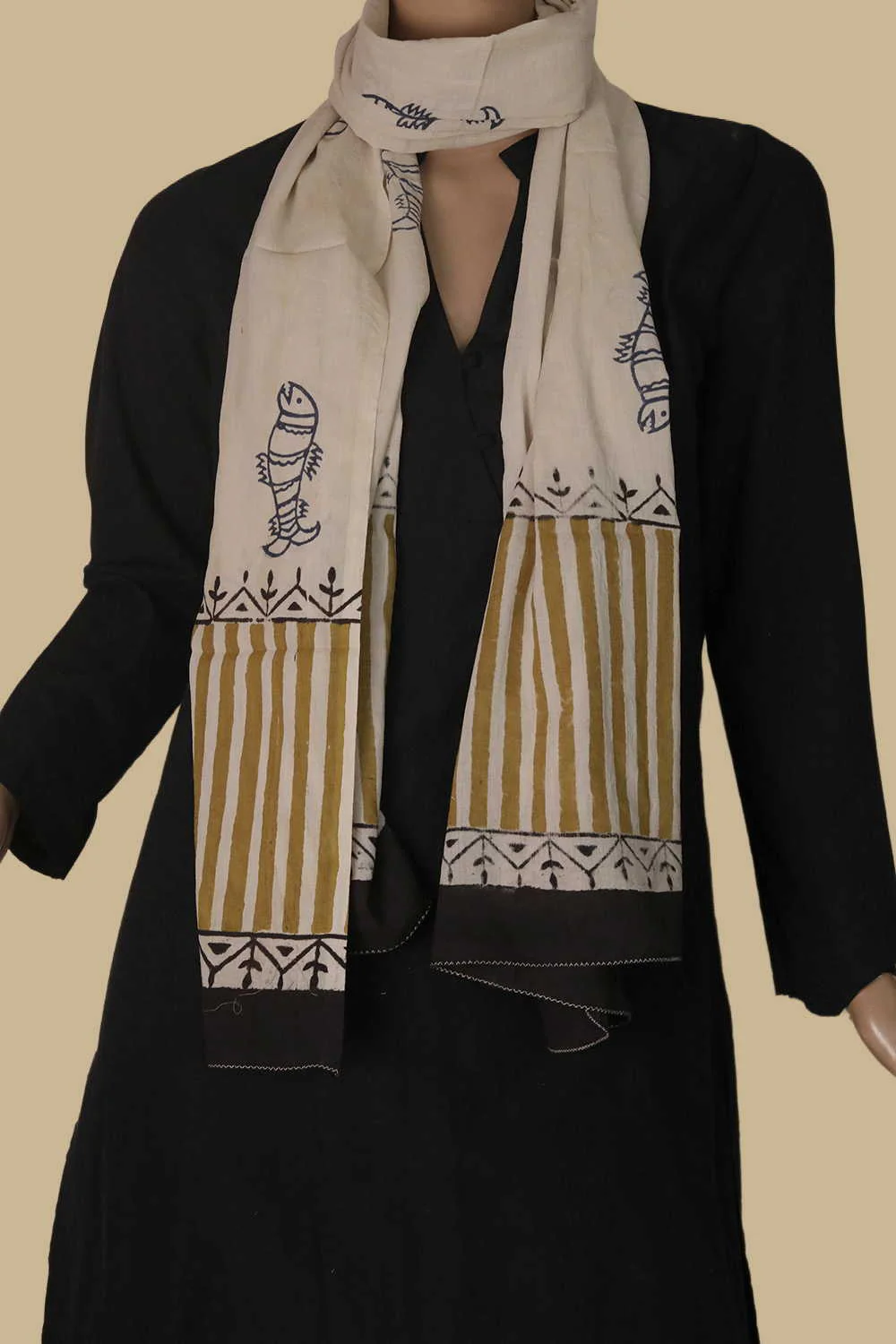 Fish Motifs Block Printed Mul Cotton Stole - Image 2