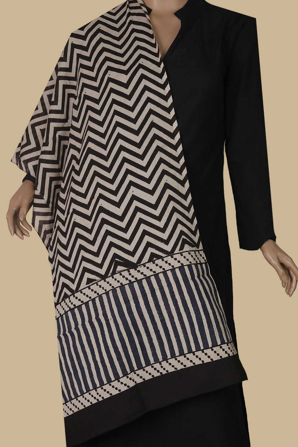 Chevron Design Block Printed Mul Cotton Stole - Image 2