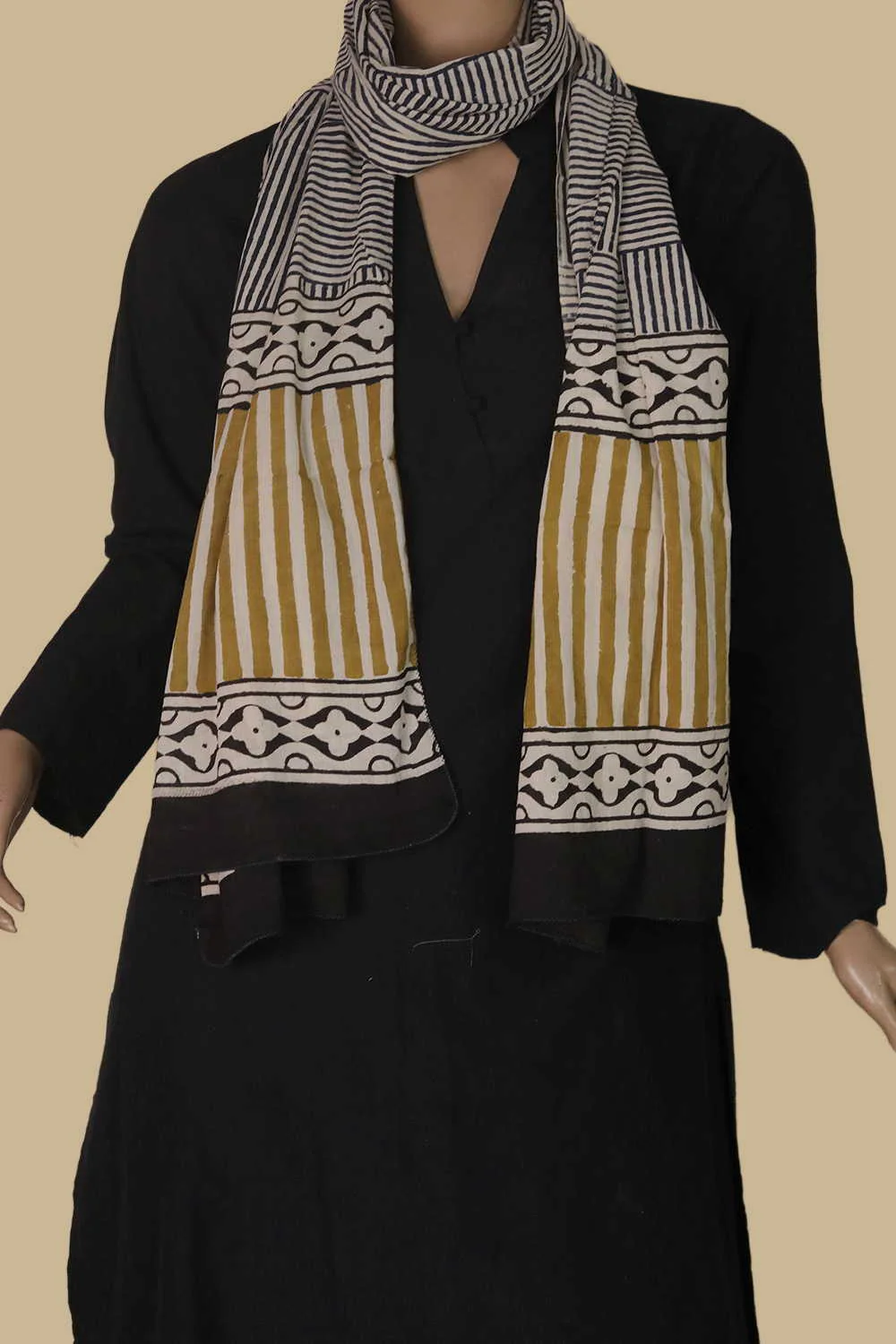 Black Pattern Block Printed Mul Cotton Stole - Image 3