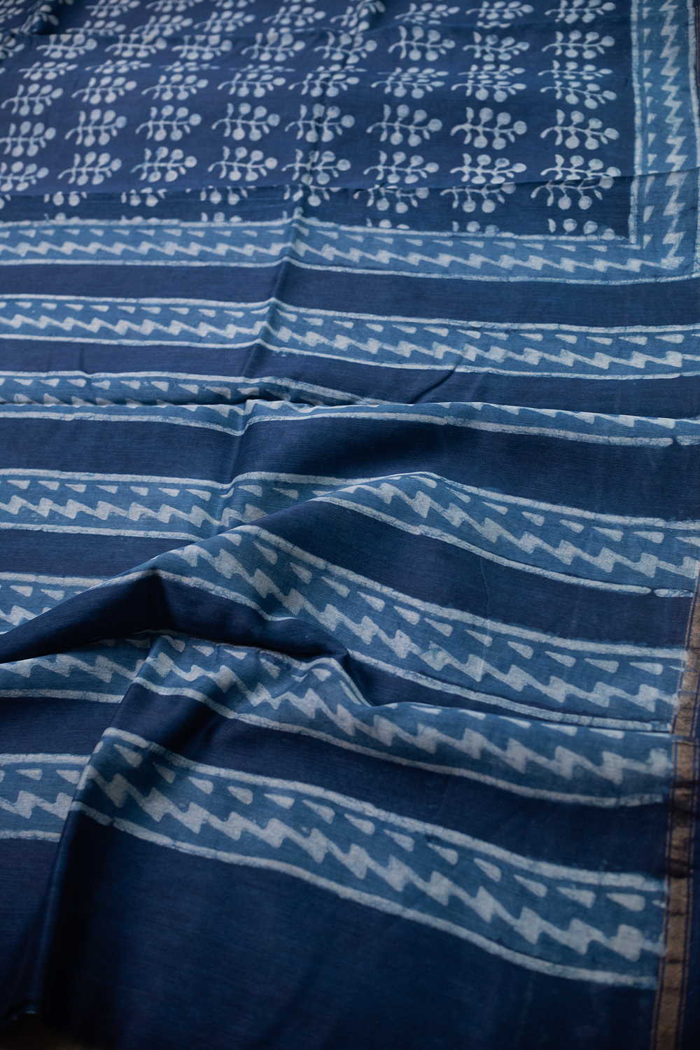Cream Buttas Block Printed Chanderi Silk Cotton saree - Image 3
