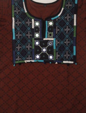 Brownish Maroon Hand Embroidered Kurta - Image 2
