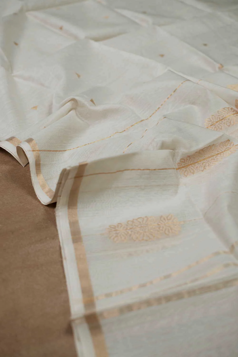 Zari Butti on Cream Chanderi Silk Cotton Dupatta - Image 3