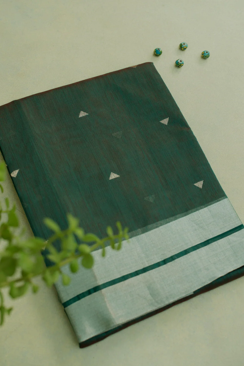 Dual Shaded Green Handwoven Chanderi Silk Cotton Saree with Modal Silk Blouse - Image 2