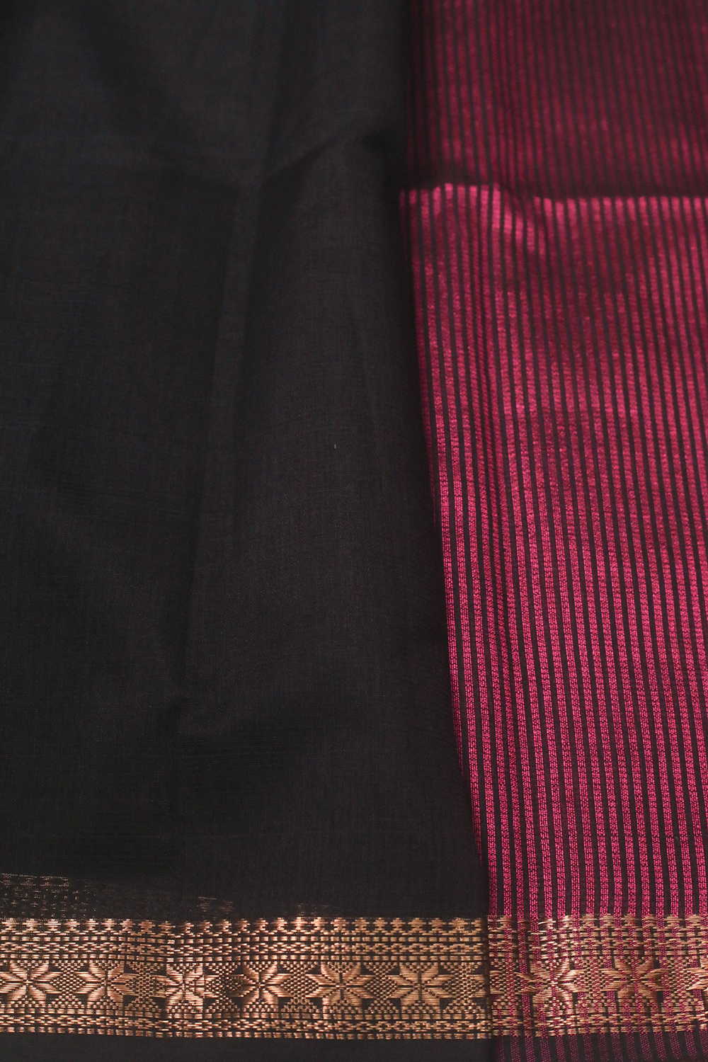Blackish Pink Maheshwari Silk Cotton saree - Image 4