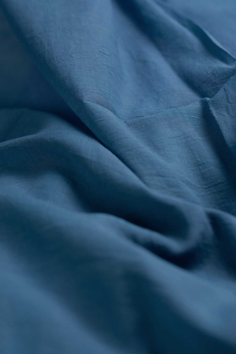 Plain Yale Blue Mul Cotton Fabric - Image 3