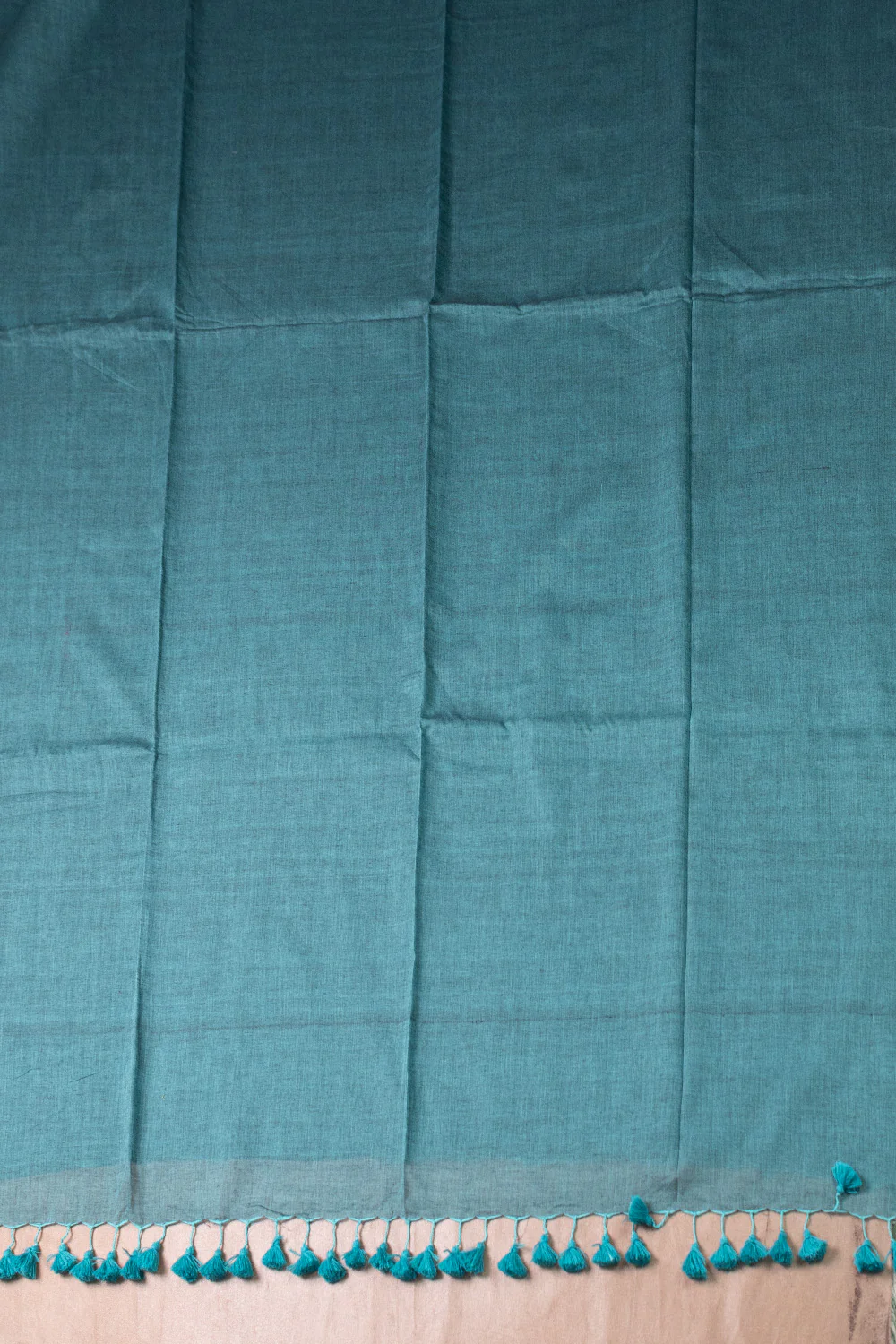Plain - Blackish Green Handwoven Mul Cotton saree - Image 2