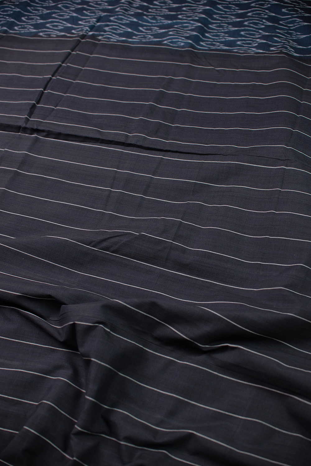 Midnight Blue Pochampally Ikat Cotton saree - Image 3