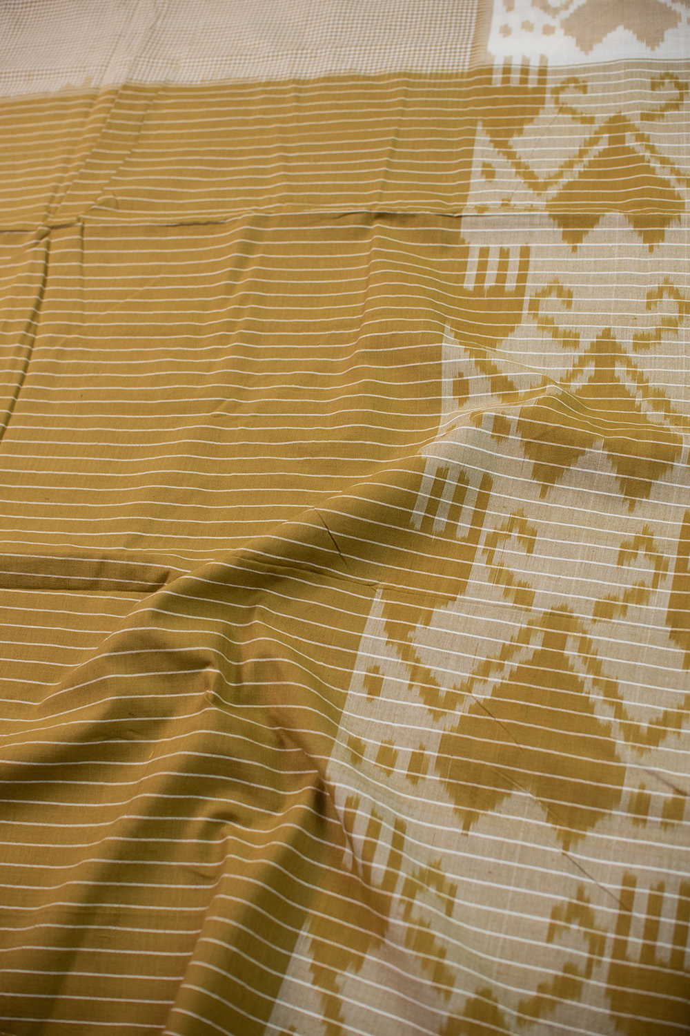 Beige Pochampally Ikat Cotton saree - Image 3