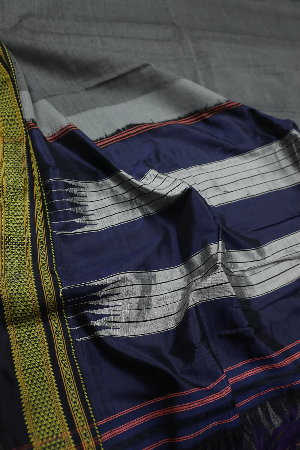 Dual-Shaded Grey Ilkal Cotton Saree - Image 3