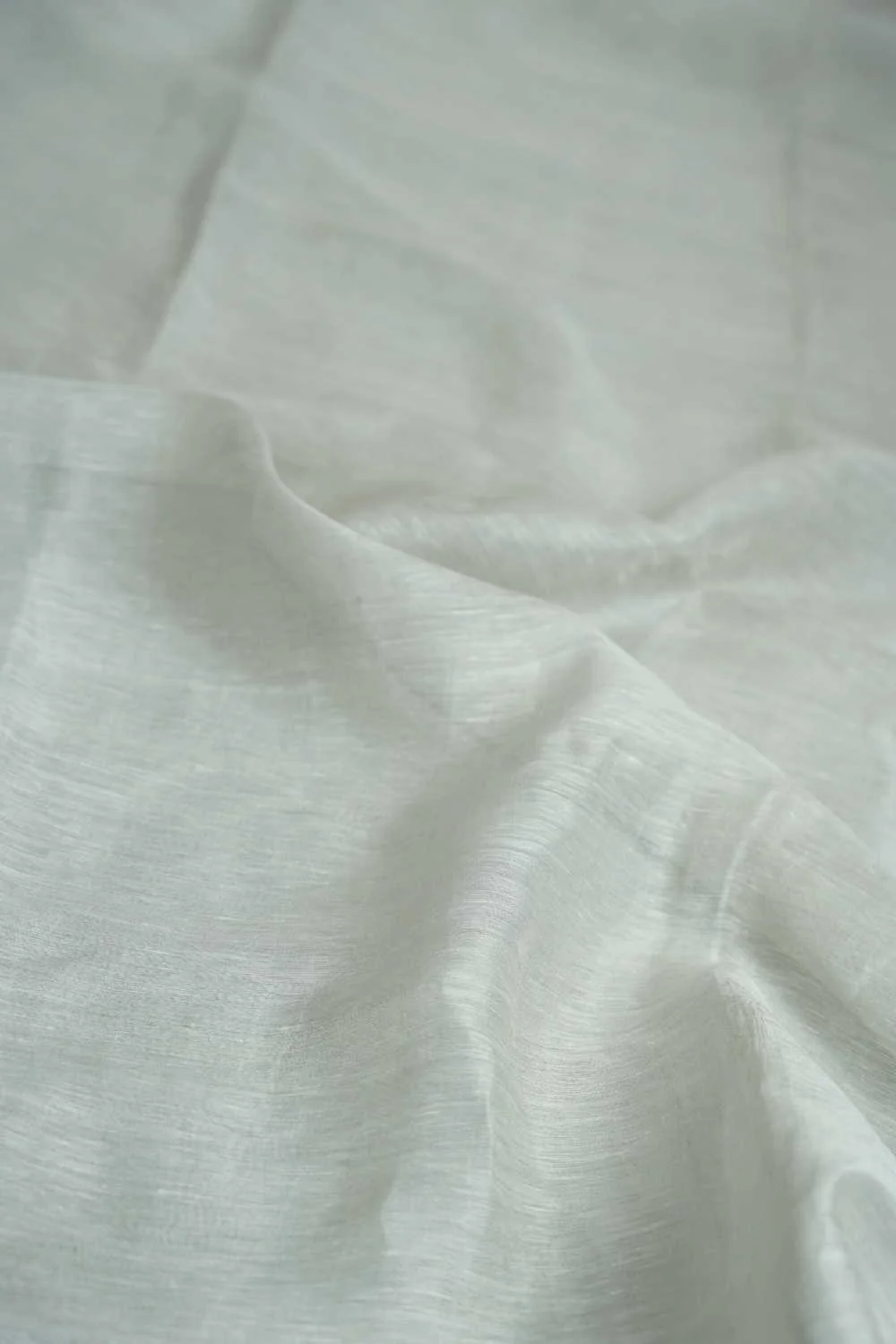 Daisy Cream Handwoven Linen Silk saree - Image 3