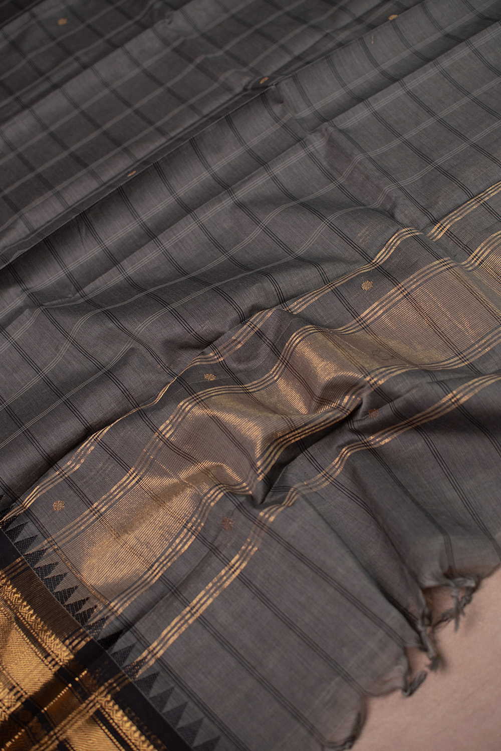 Checks on Grey Kanchipuram Cotton Dupatta - Image 4