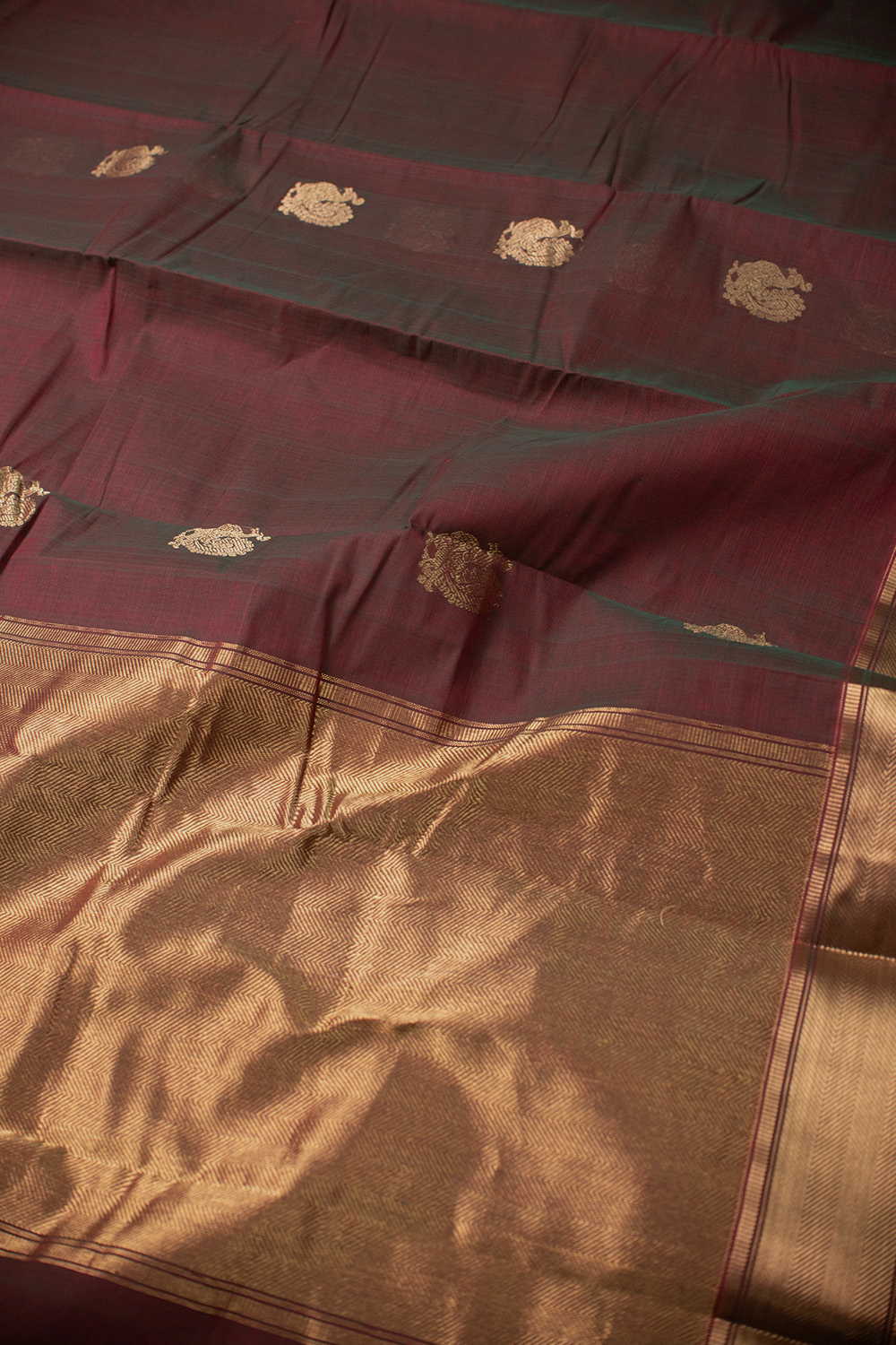 Twin Shaded Maroon Kanchipuram Cotton saree - Image 3