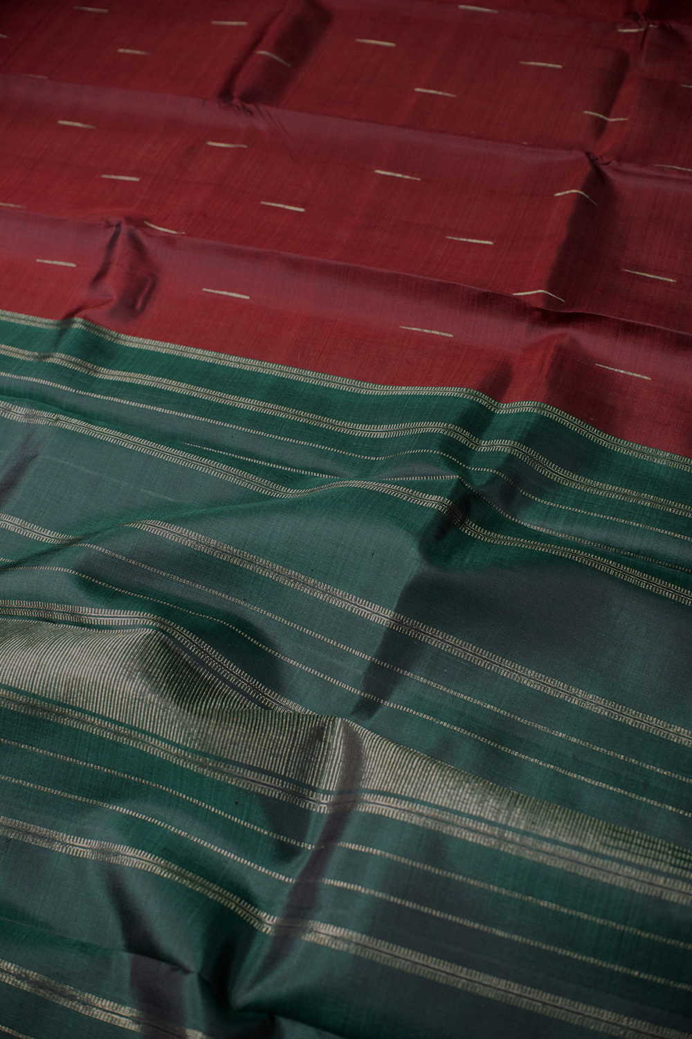 Burgundy Maroon with Green Border Kanchipuram Silk saree - Image 3