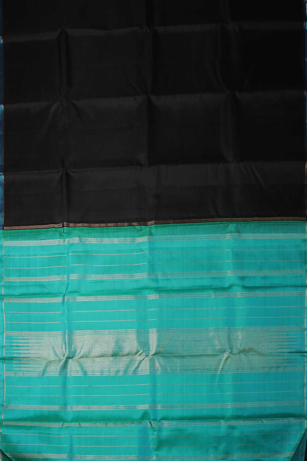 Black with Shaded Green Pallu Kanchipuram Silk saree - Image 2