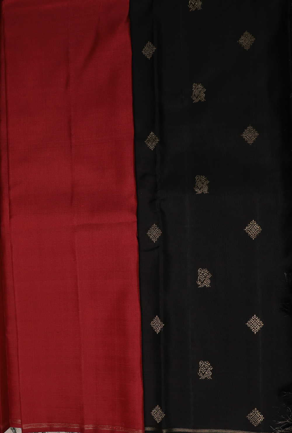 Zari Motifs on Pitch Black Kanchipuram Silk saree - Image 4