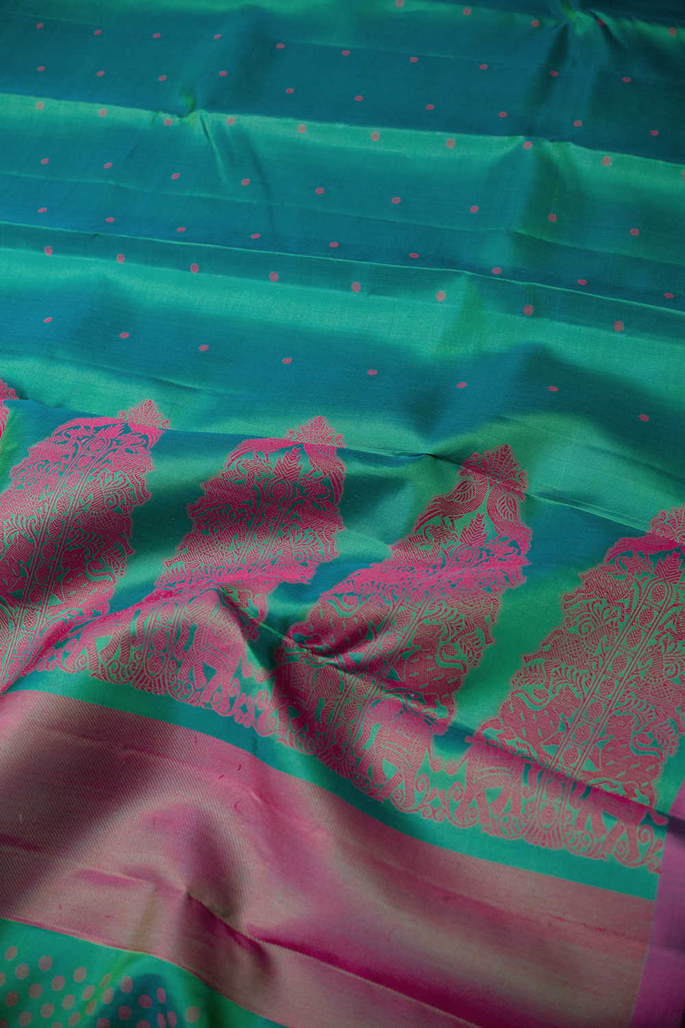 Green with Thread Butta Kanchipuram Silk saree - Image 3