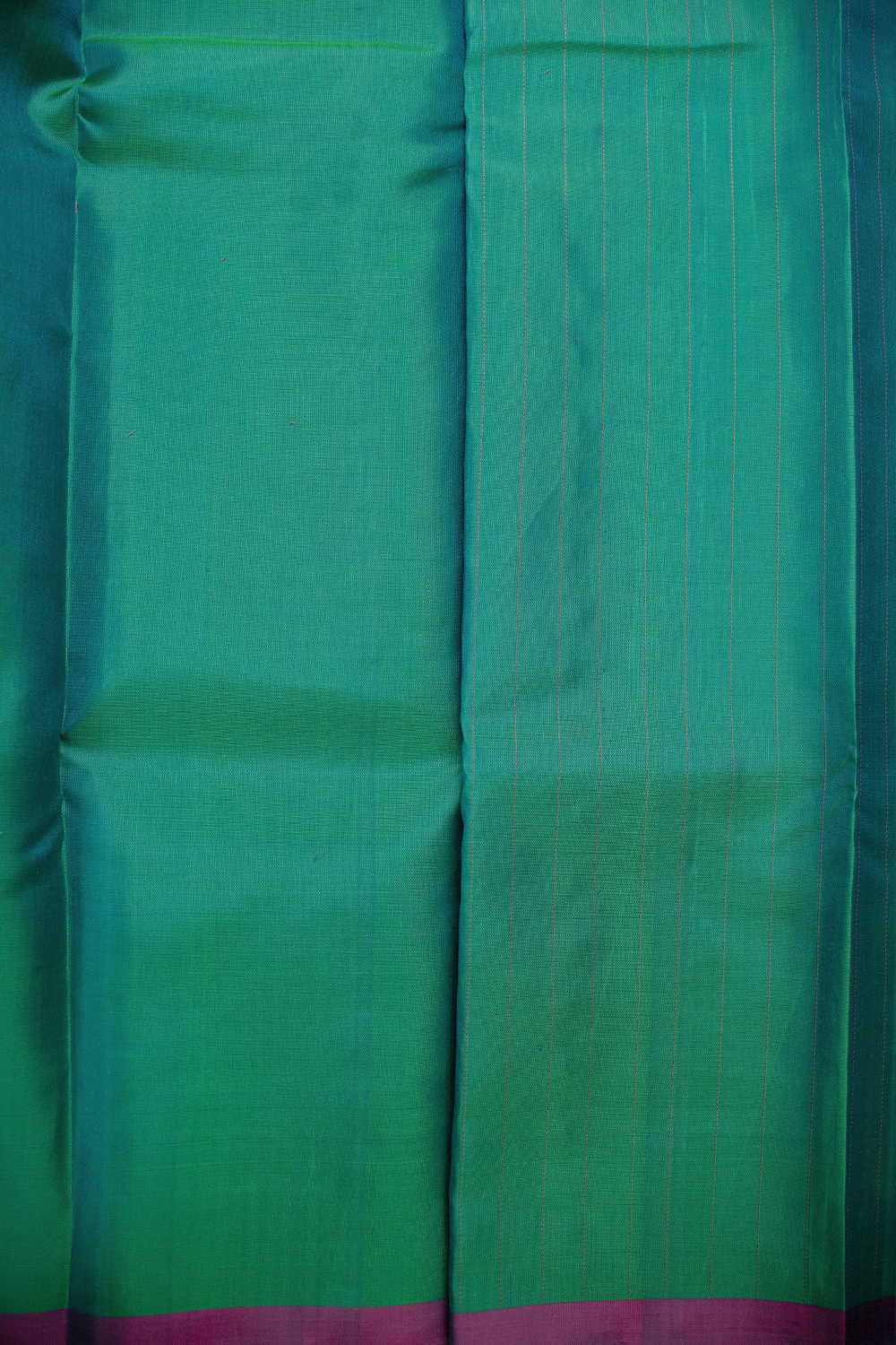 Green with Thread Butta Kanchipuram Silk saree - Image 4