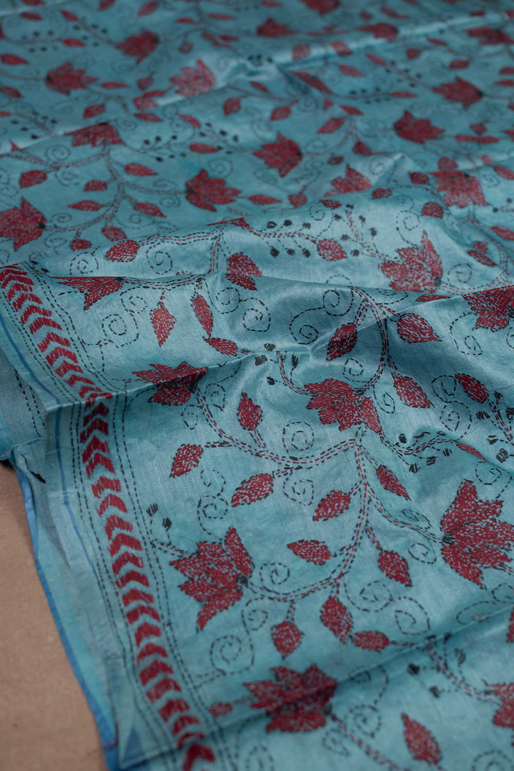 Maroon Floral Kantha Silk Dupatta - Image 2