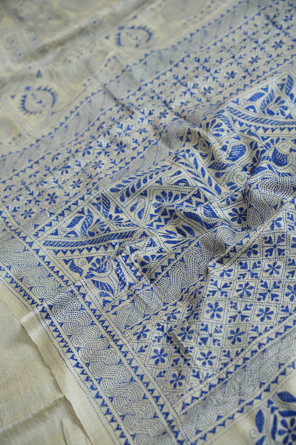 Snow Cream Kantha Silk saree - Image 3
