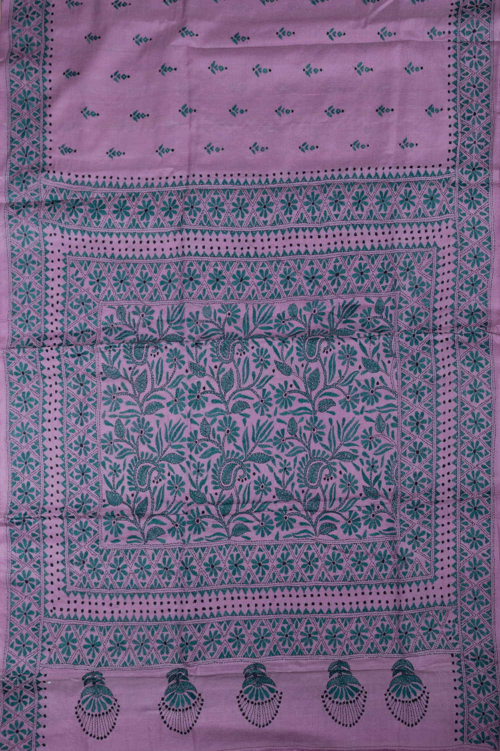 Motifs on Pink Kantha Silk saree - Image 2