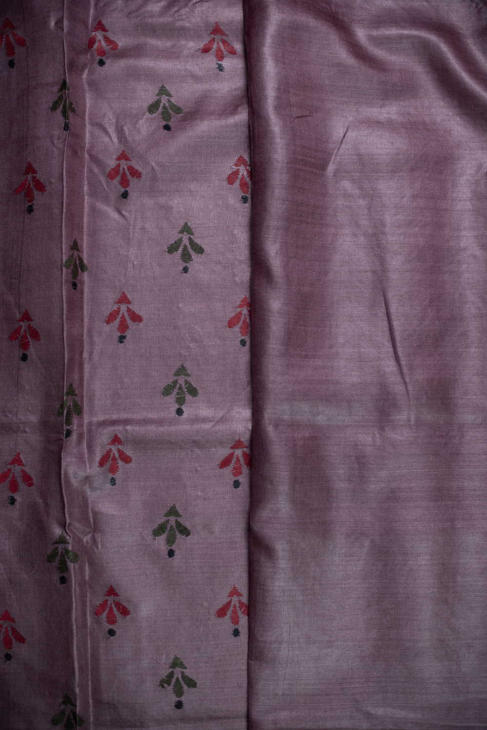 Little Motifs on Pink Kantha Tussar saree - Image 4