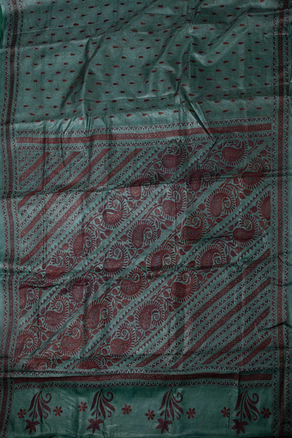 Maroon Pattern on Green Kantha Tussar saree - Image 2